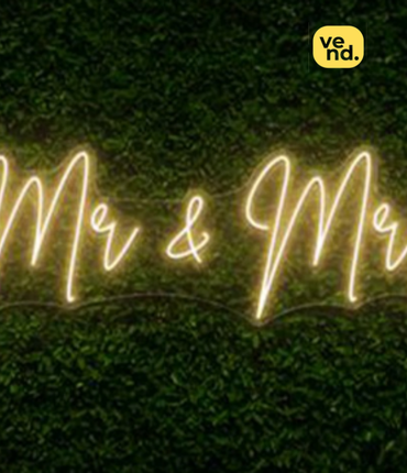 "Mr & Mrs" Neon Sign